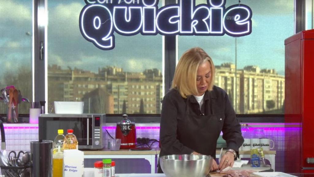 Belén Esteban en la cocina de 'Ni que fuéramos Shhh'.