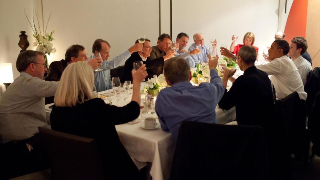 Barack Obama, expresidente de EEUU, en una cena con los líderes tecnológicos en febrero de 2011.