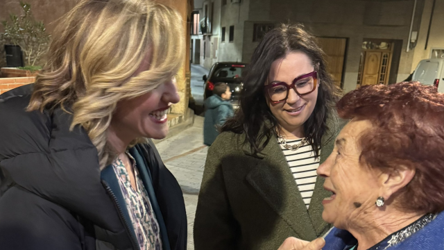 Alegría, este viernes con una de las militantes de Andorra.