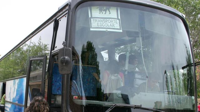 Imagen de archivo de un transporte escolar