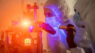 La tecnología de Wooptix es única en su capacidad de realizar mediciones tridimensionales con una resolución subnanométrica y en tiempos significativamente reducidos.