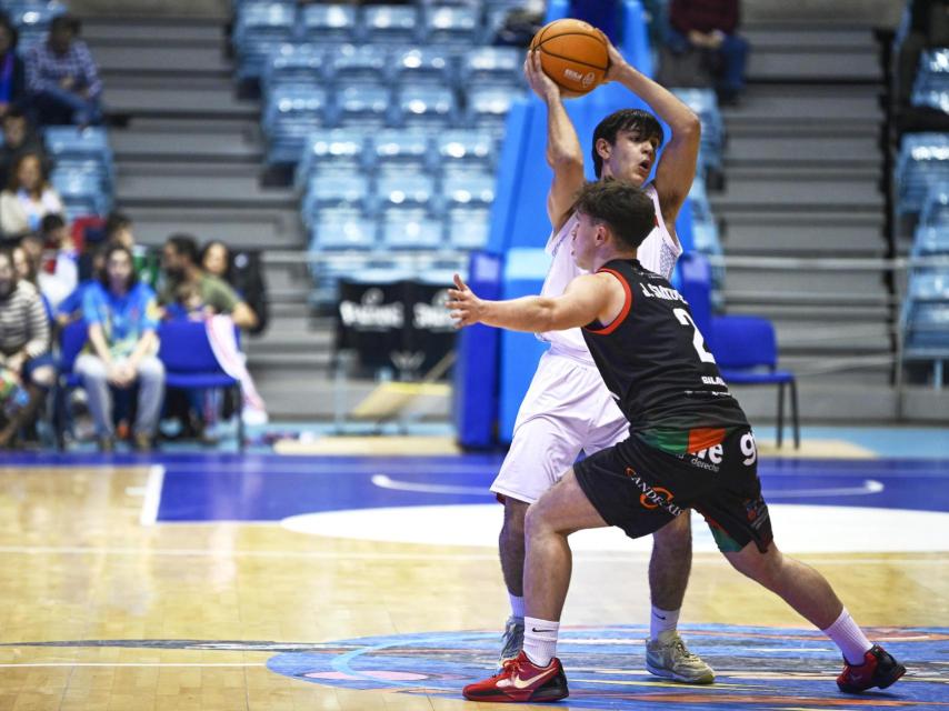 Alonso Grela, jugador del Obra.