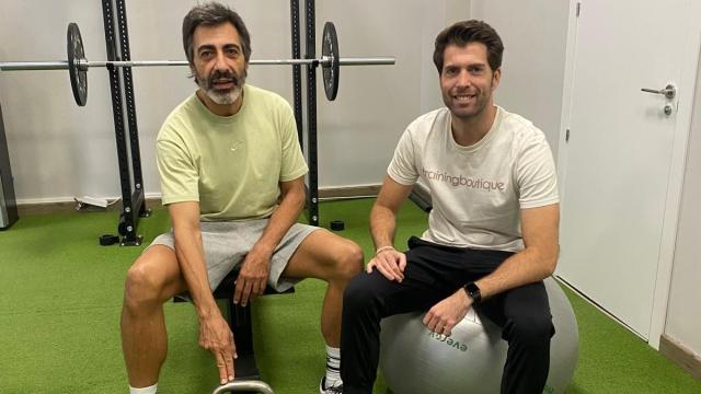 Juan del Val a la izquierda y Carlos Paredes a la derecha.