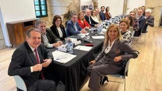 El equipo de Gobierno de Vigo en el Pazo da Raposeira.