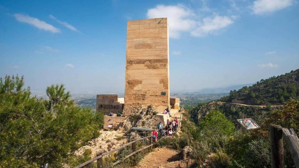 Vista del castillo de Carrícola. Turisme CV