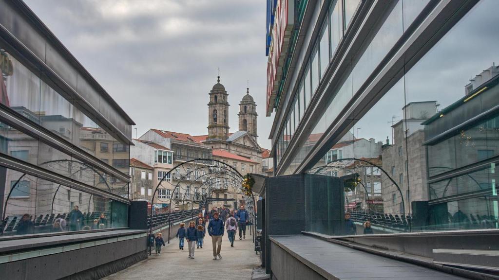Pasarela entre A Laxe y el Casco Vello.