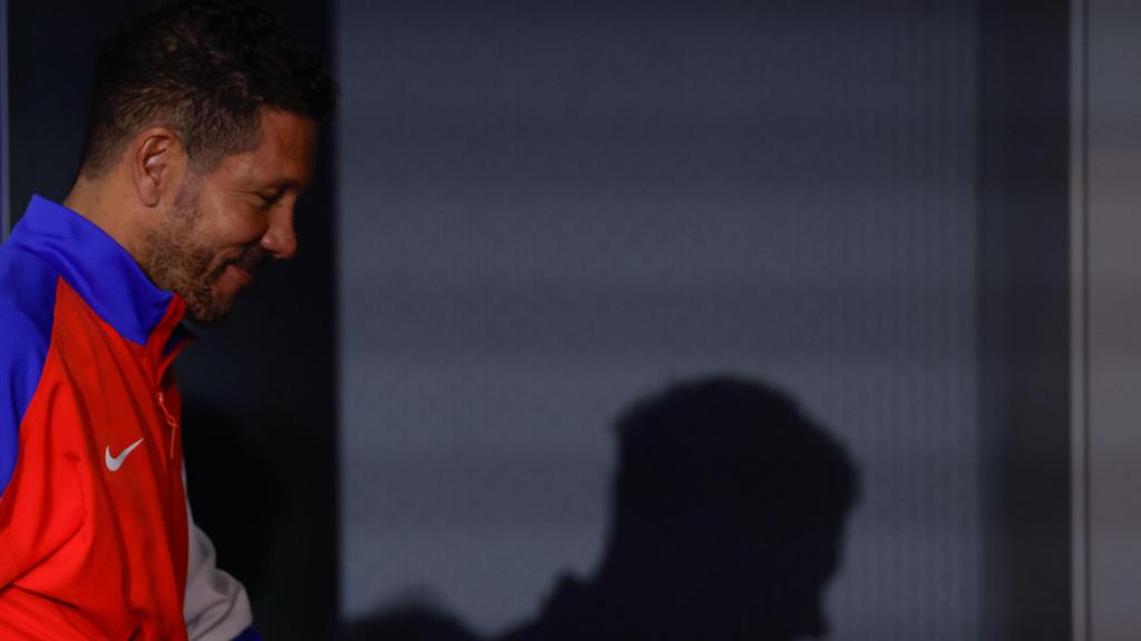 Simeone abandona la sala de prensa del Atlético de Madrid