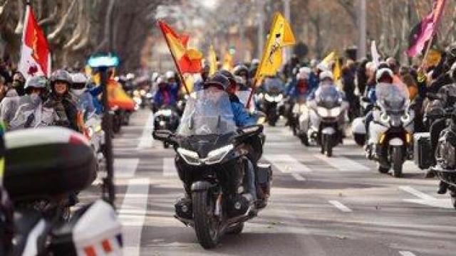 Desfile de banderas Pingüinos 2025