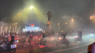 Desfile de antorchas de Pingüinos 2025