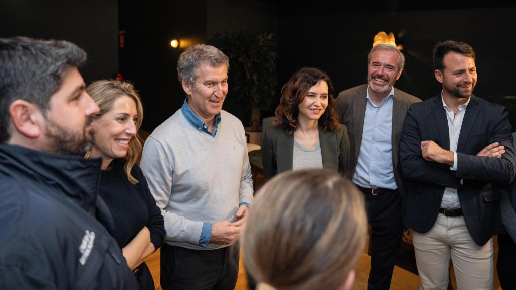 Fernando López Miras, María Guardiola,  Alberto Núñez feijóo, Isabel Díaz Ayuso y Jorge Azcón, este fin de semana en Colunga (Asturias).