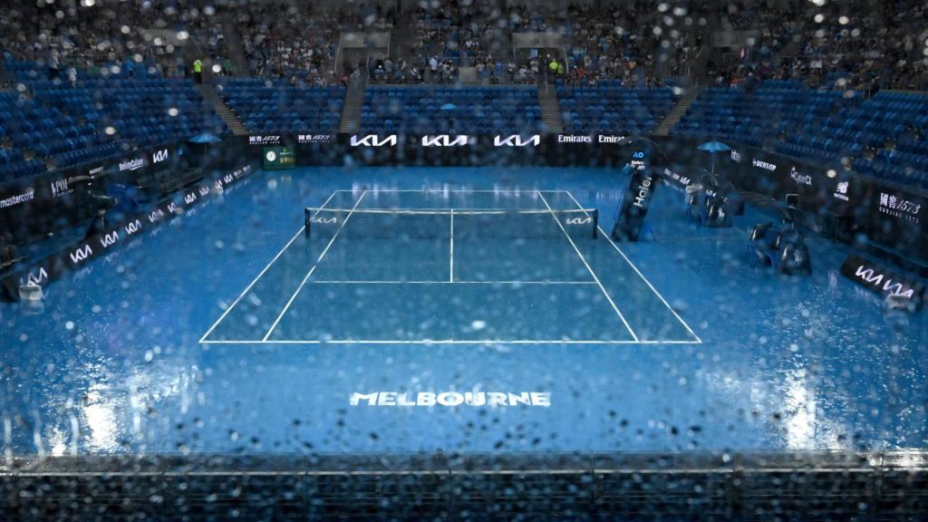 La lluvia obligó a cancelar varios partidos en la primera jornada.