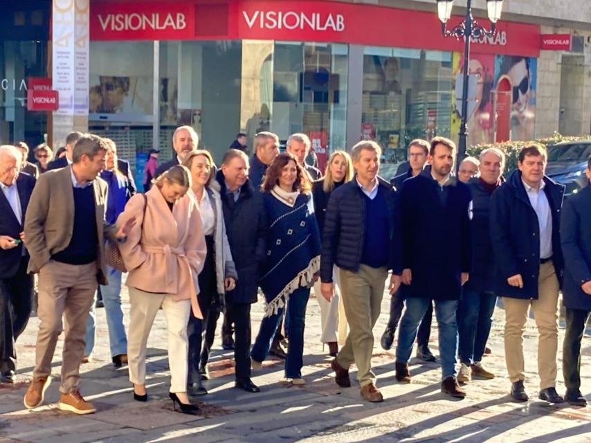 Feijóo y los barones del PP llegan, este domingo, al hotel La Reconquista de Oviedo para firmar la Declaración de Asturias.