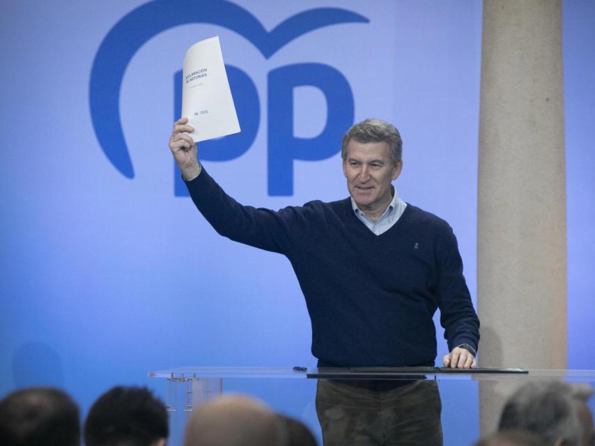 Feijóo en el acto de clausura de la 'Declaración de Asturias', este domingo, donde presentó sus medidas sobre vivienda.