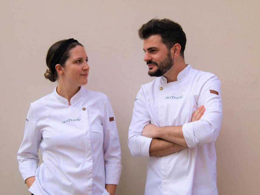 Los cocineros de Acebuche, Javi y Carmen.