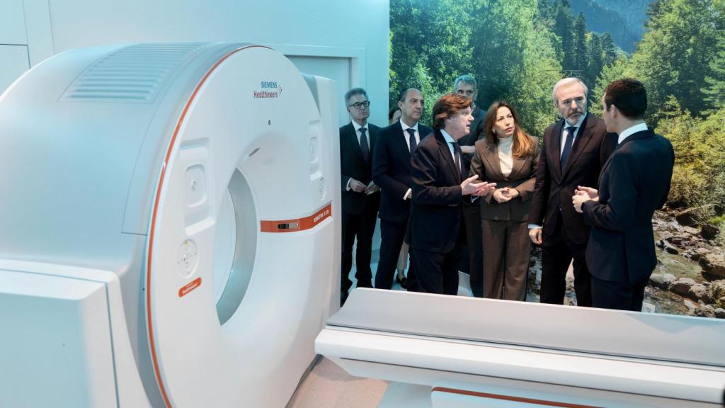 Una sala con el TAC espectral de última generación, en el nuevo Hospital Quirónsalud de Zaragoza.