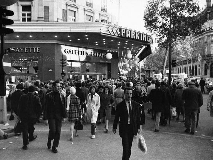 Entrada de las Galeries Lafayette, en 1899.