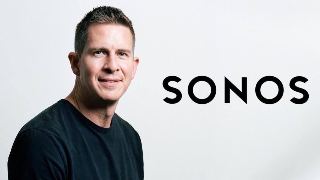 Patrick Spence, junto al logo de Sonos.