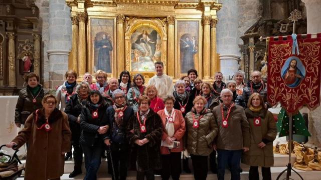 La Cofradía del Sagrado Corazón de Jesús de Laguna de Duero celebróla misa en la Parroquia Asunción de Nuestra Señora