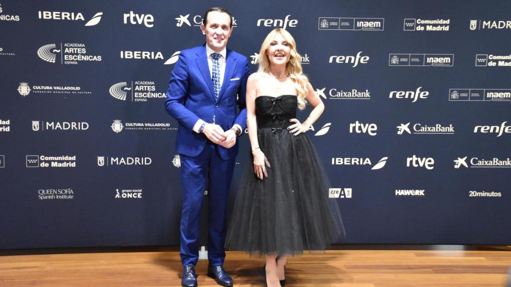 Cayetana Guillén Cuervo con el presidente de la Diputación de Valladolid, Conrado íscar.