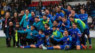Los jugadores del Ourense CF celebran la victoria en un partido de Primera RFEF.