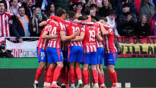 Los jugadores de Atlético de Madrid celebran el gol de la victoria ante Osasuna.