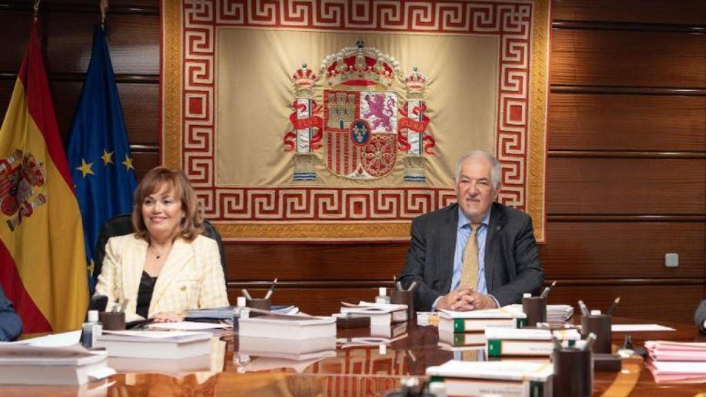 Inmaculada Montalbán, vicepresidenta del TC, junto al presidente, Cándido Conde-Pumpido, en una imagen de archivo del pasado junio./