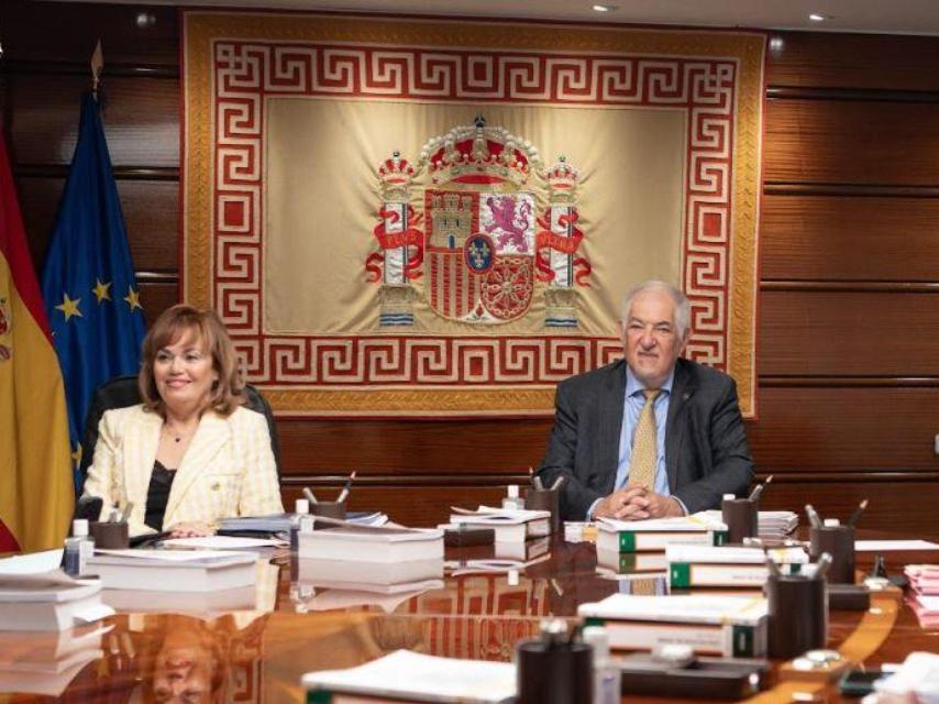 Inmaculada Montalbán, vicepresidenta del TC, junto al presidente, Cándido Conde-Pumpido.