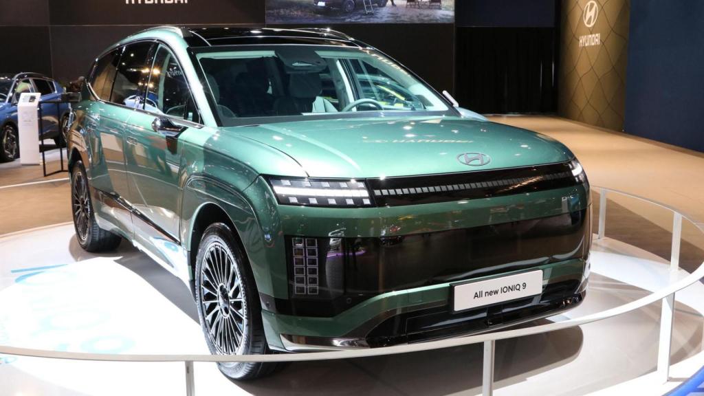 Hyundai Ioniq 9.