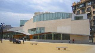 La biblioteca Jaume Fuster, una de las obras del arquitecto Josep Llinàs.