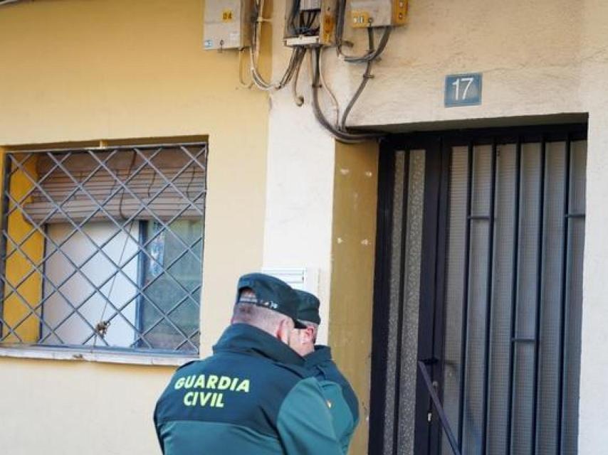 La Guardia Civil en el lugar de los hechos tras el crimen