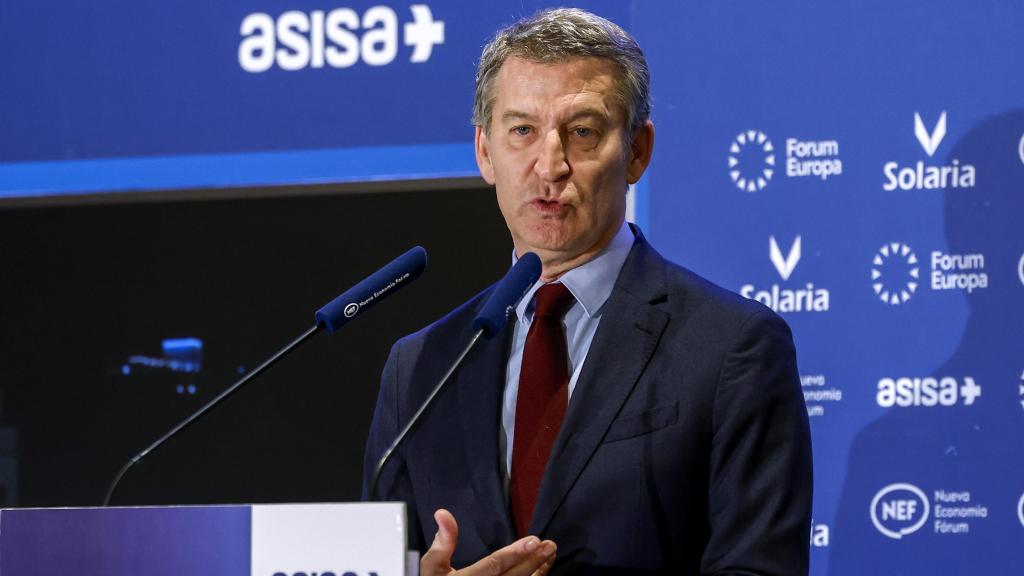 El presidente del PP, Alberto Núñez Feijóo, durante el desayuno informativo en el que ha intervenido.