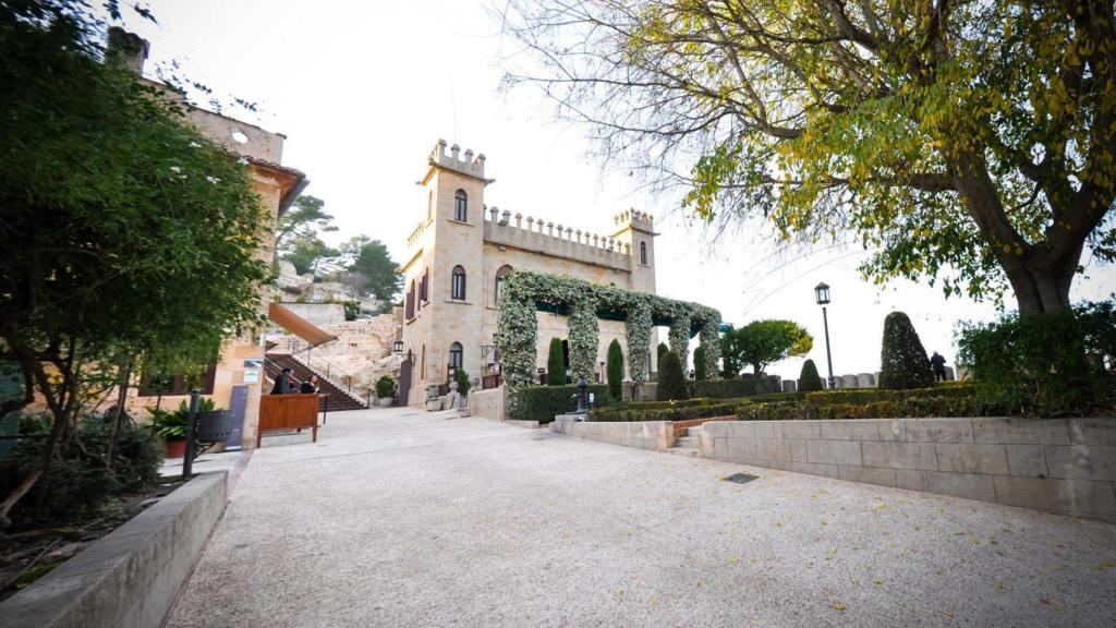 Plaza de Armas del Castillo de Xàtiva. Xàtiva Turismo