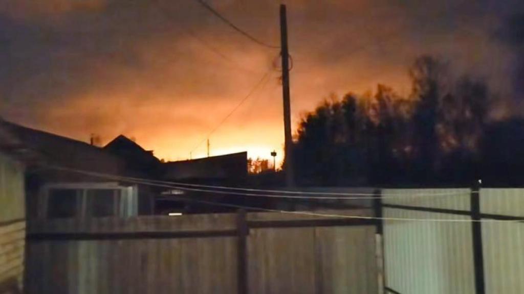 Imágenes del ataque a la planta química de Briansk en la localidad de Seltso.