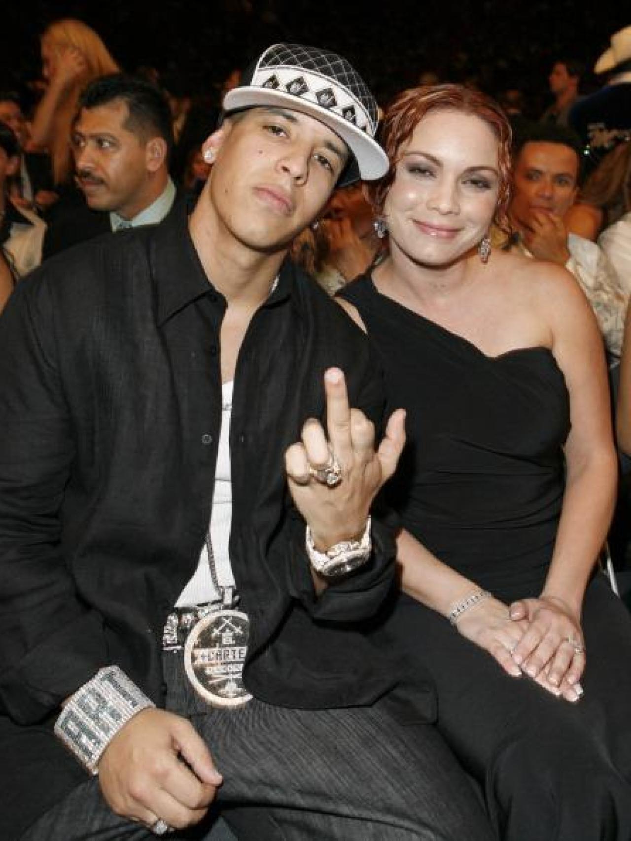 El cantante y su mujer, Mireddys González.