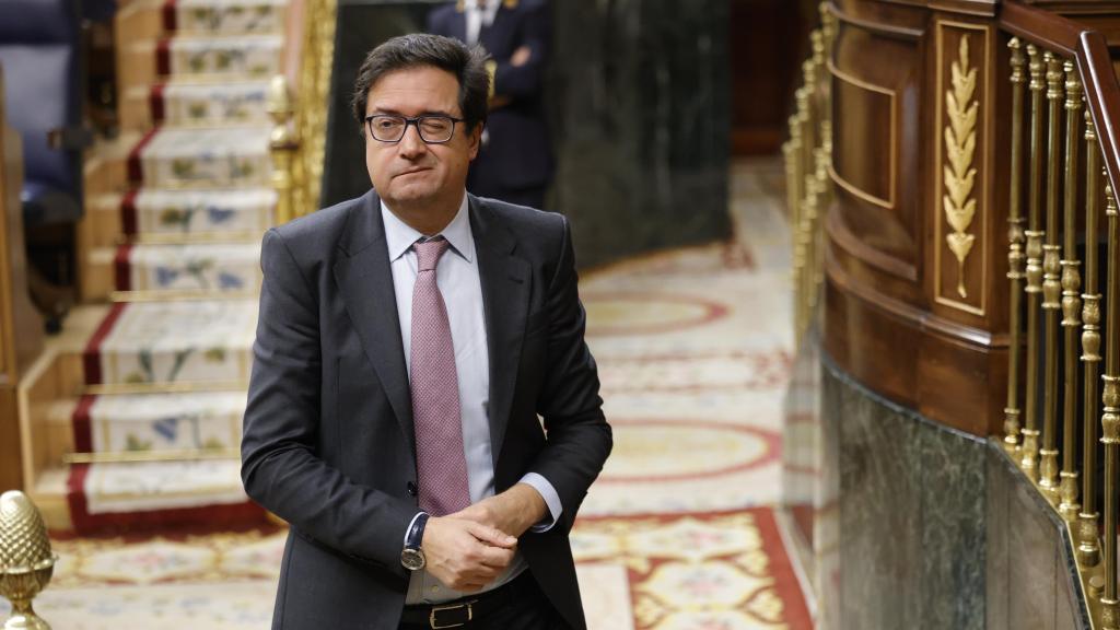 El ministro para la Transformación Digital, Óscar López, durante una sesión de control al Gobierno, en el Congreso de los Diputados, a 18 de diciembre de 2024, en Madrid (España).