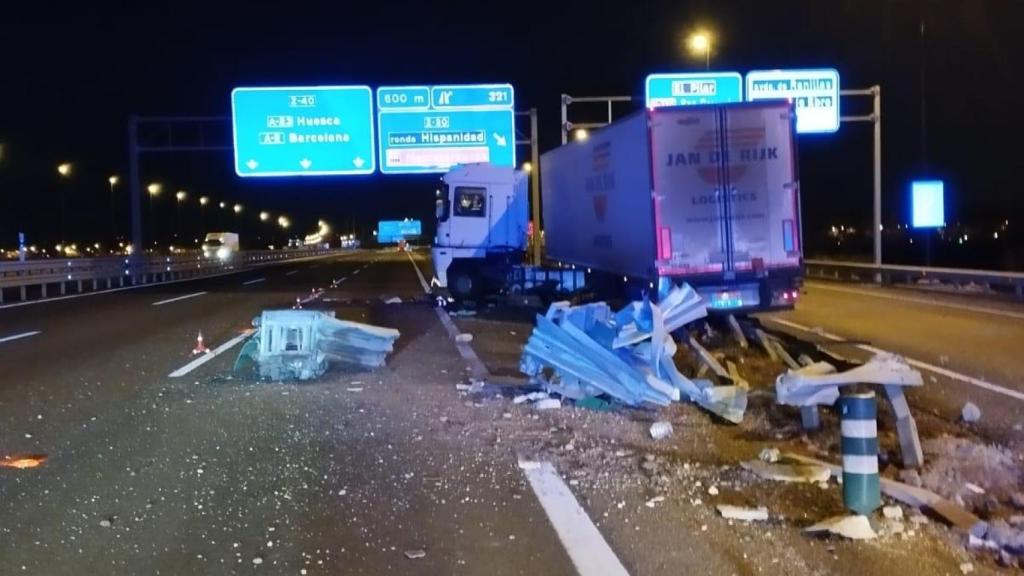 Accidente de un camión en la A-2 sentido Barcelona