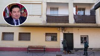 Imagen del edificio donde han sucedido los hechos (Miriam Chacón - Ical) y, en detalle, el alcalde de Viana de Cega, Alberto Collantes (Leticia Pérez - Ical )