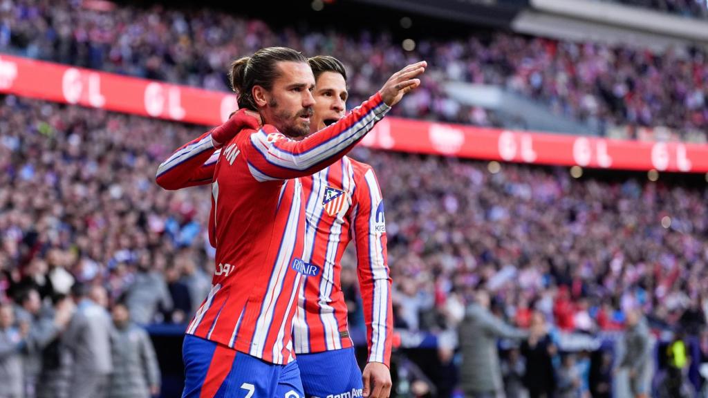 Griezmann y Giuliano Simeone celebran un gol con el Atlético de Madrid