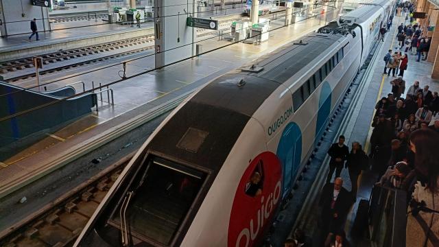 Llegada de Ouigo a Santa Justa.