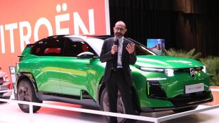 Thierry Koskas, CEO de Citroën, junto al próximo Citroën C5 Aircross, todavía como prototipo.