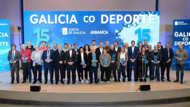 Acto de renovación del convenio para la financiación del Plan de Patrocinio de Equipos gallegos de Alta Competición entre Abanca y la Xunta