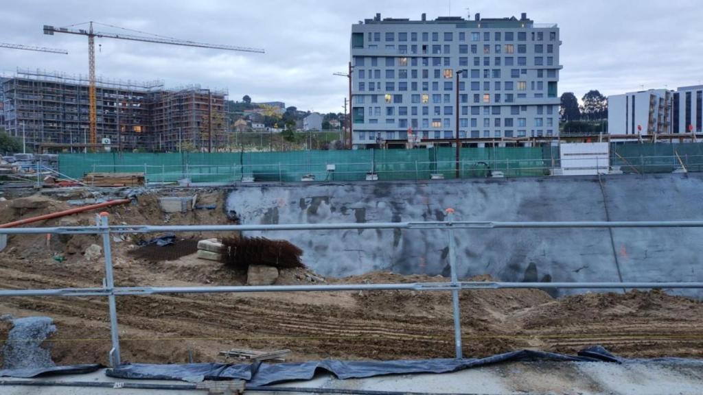 Viviendas en construcción y en obras en el barrio de Xuxán en A Coruña.