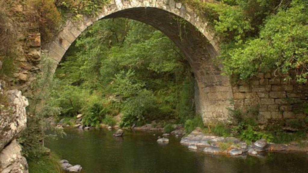 Puente sobre el río Deza, Carboeiro