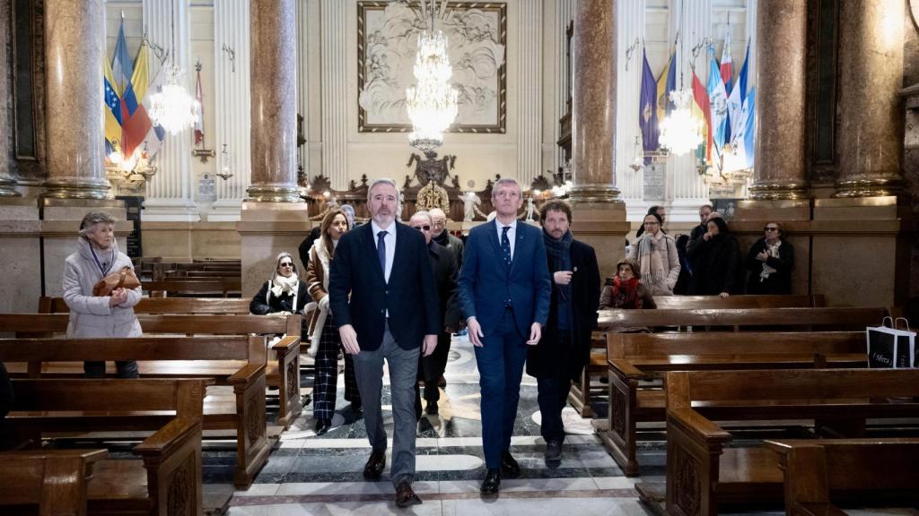 Azcón y Rueda han visitado la Basílica del Pilar tras su encuentro en el edificio Pignatelli