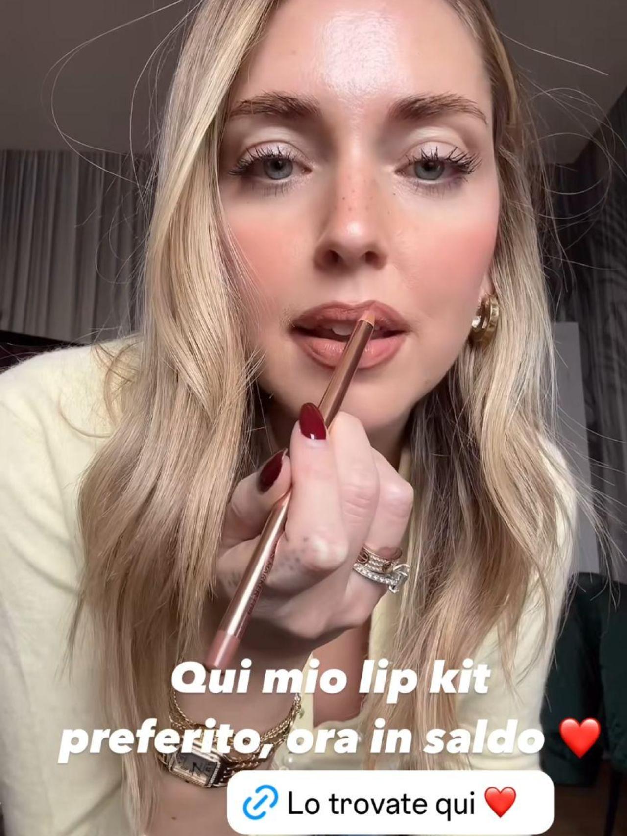 Chiara Ferragni con labial de su firma.
