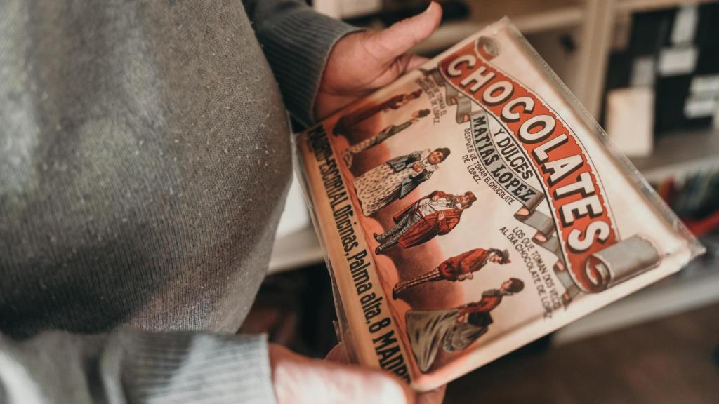 Detalle del primer cartel publicitario español, creado por el antepasado de Manuel de Cendra, marqués de Casa López.