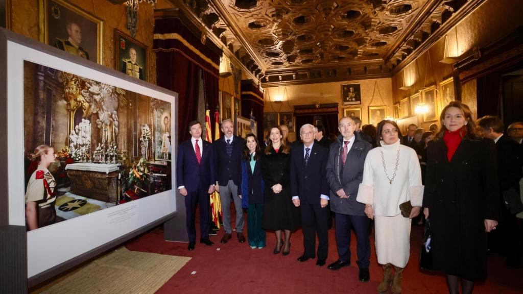 Inauguración de la exposición de fotografías de una década de reinado de Felipe VI en Zaragoza