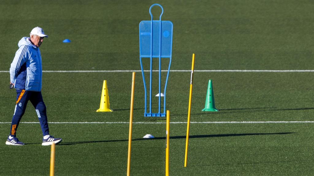 Carlo Ancelotti, en el entrenamiento de este miércoles en Valdebebas