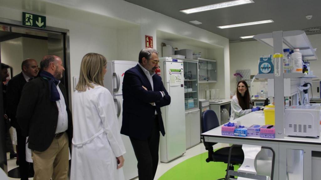 El consejero de Sanidad, Jesús Fernández Sanz, en el Hospital de Ciudad Real. Foto: JCCM.