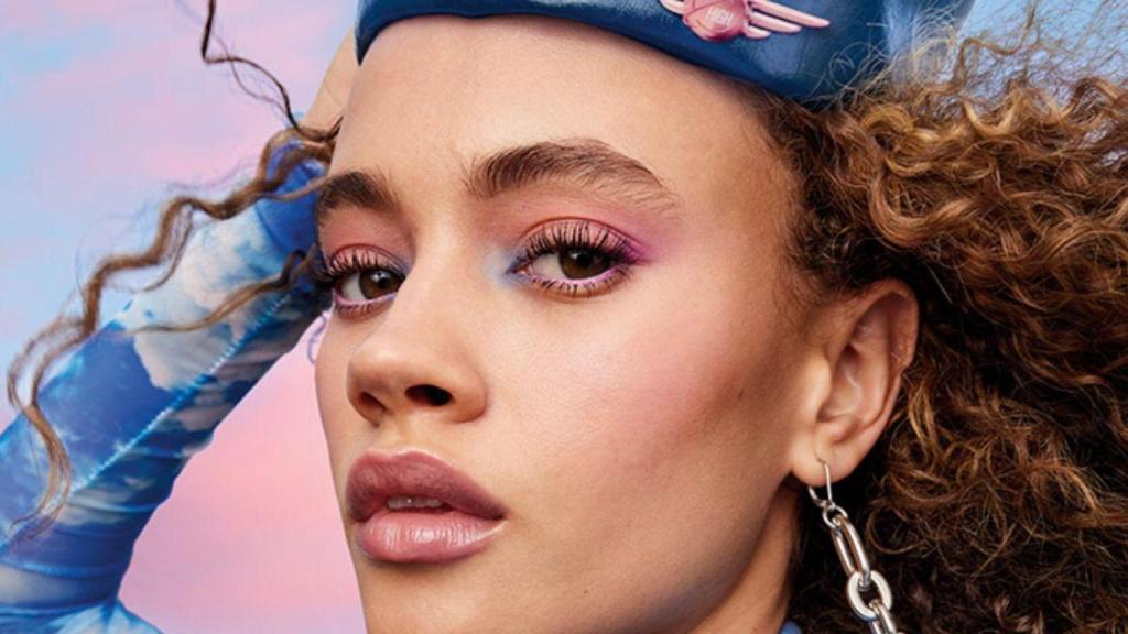 Lleva meses siendo la más vendida de Amazon, le da un volumen brutal a tus pestañas ¡y está rebajada a menos de 9€!